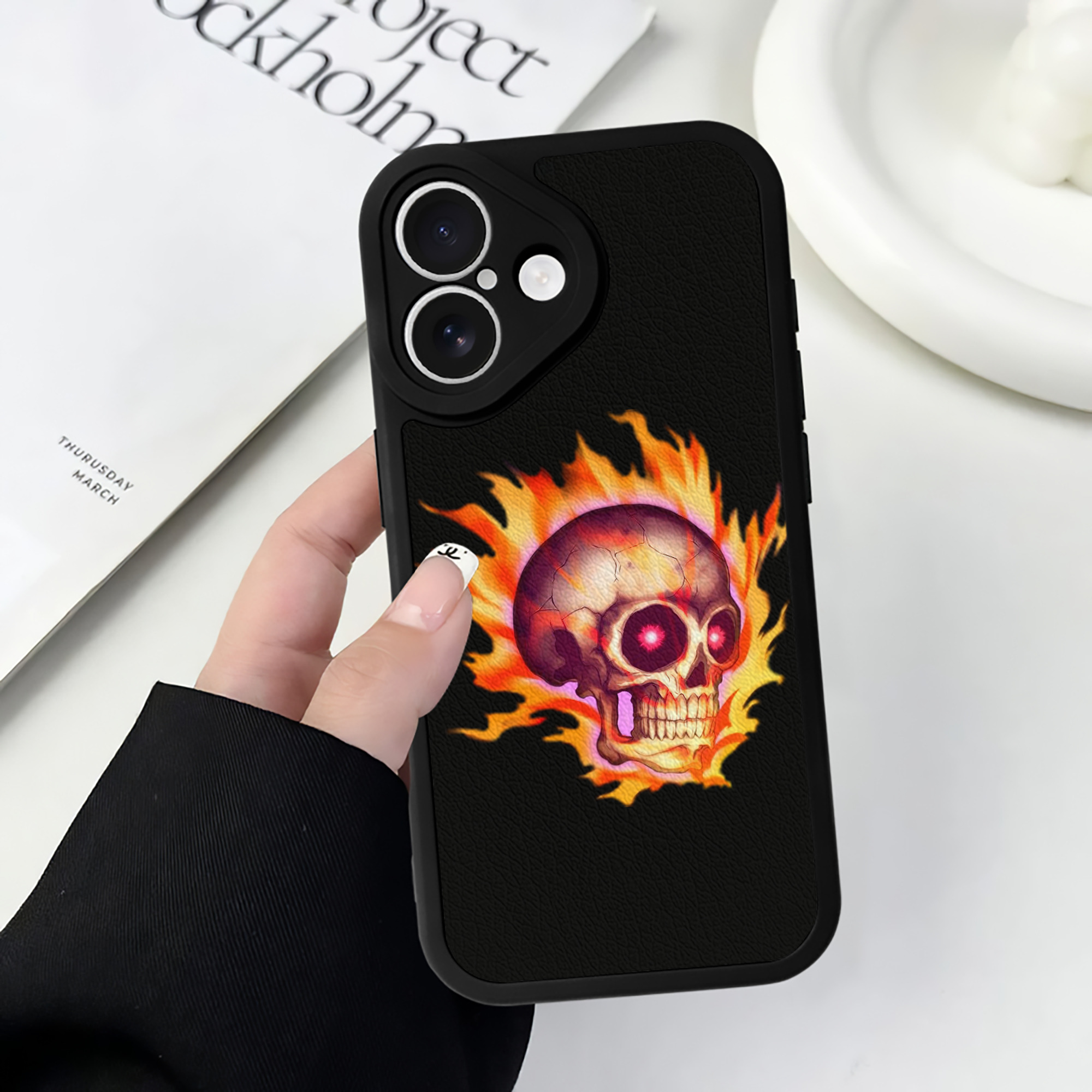 （画像用） 遊☆戯☆王 Yu-Gi-Oh! 【iPhone 16シリーズ対応】シリコンスマホケース（レザー調） 材質：シリコン
